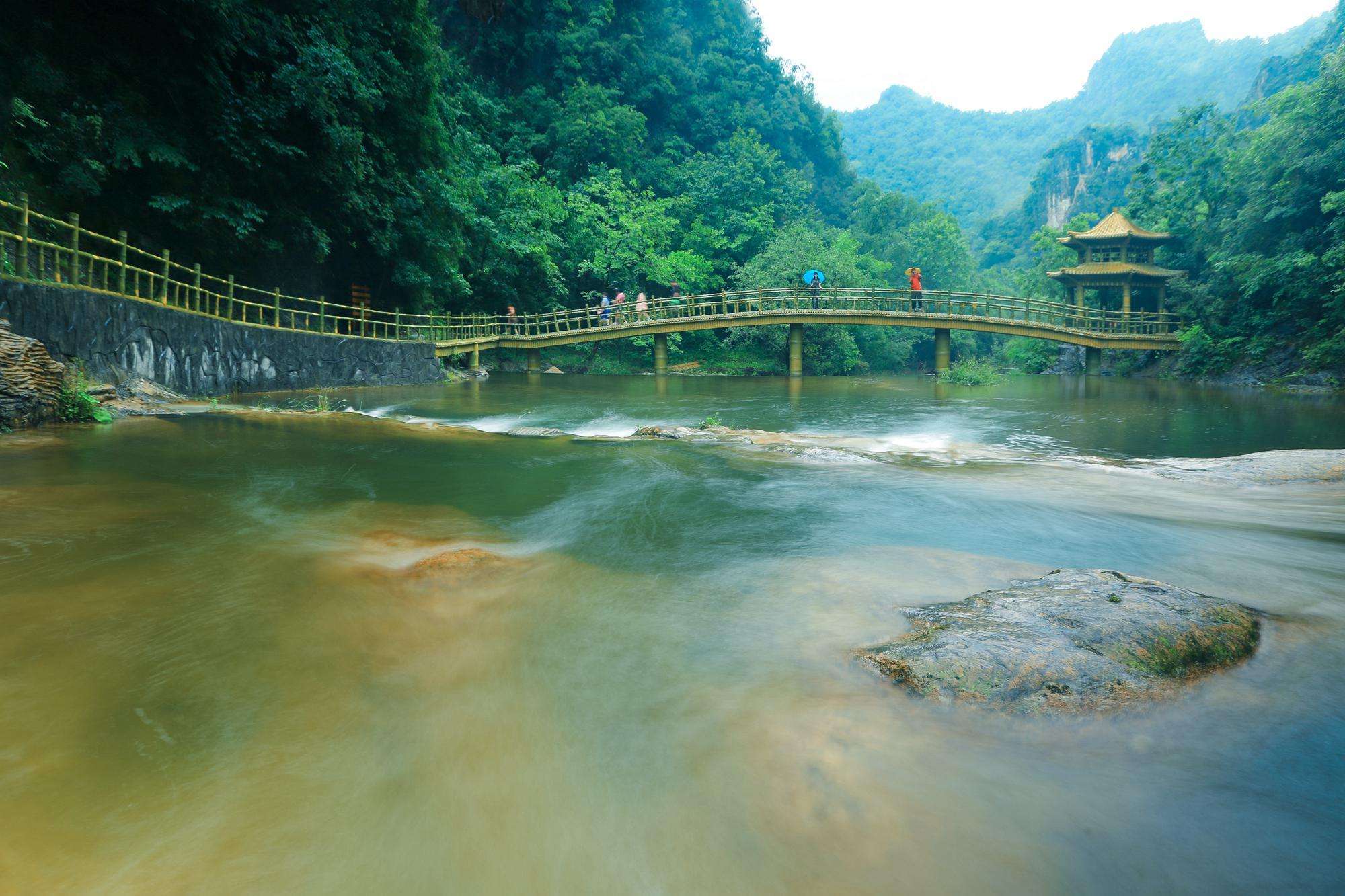 旅游攻略 线路资讯       去 十堰周边游,虎啸滩是不可错过的好景点